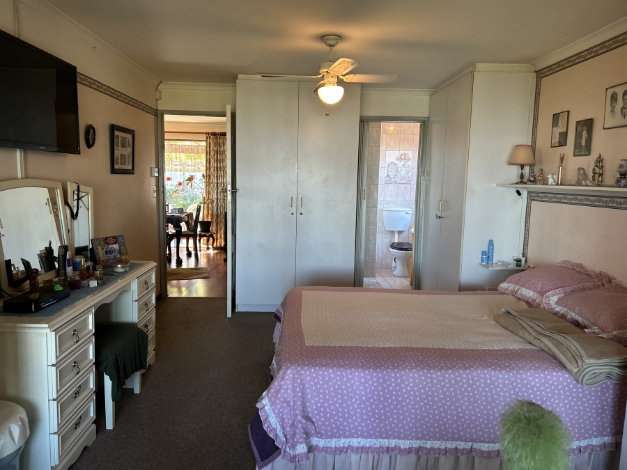 3 Bedroom Property for Sale in Loevenstein Western Cape
